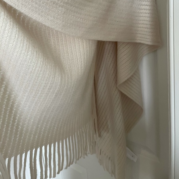 Loft Knit Cream Poncho with Fringe Detail - Picture 3 of 6